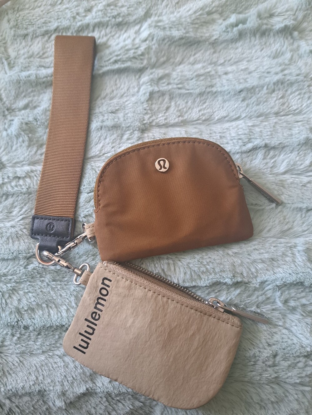Lululemon Dual Pouch Wristlet in the Allspice/Trench compact minimalist coin sac